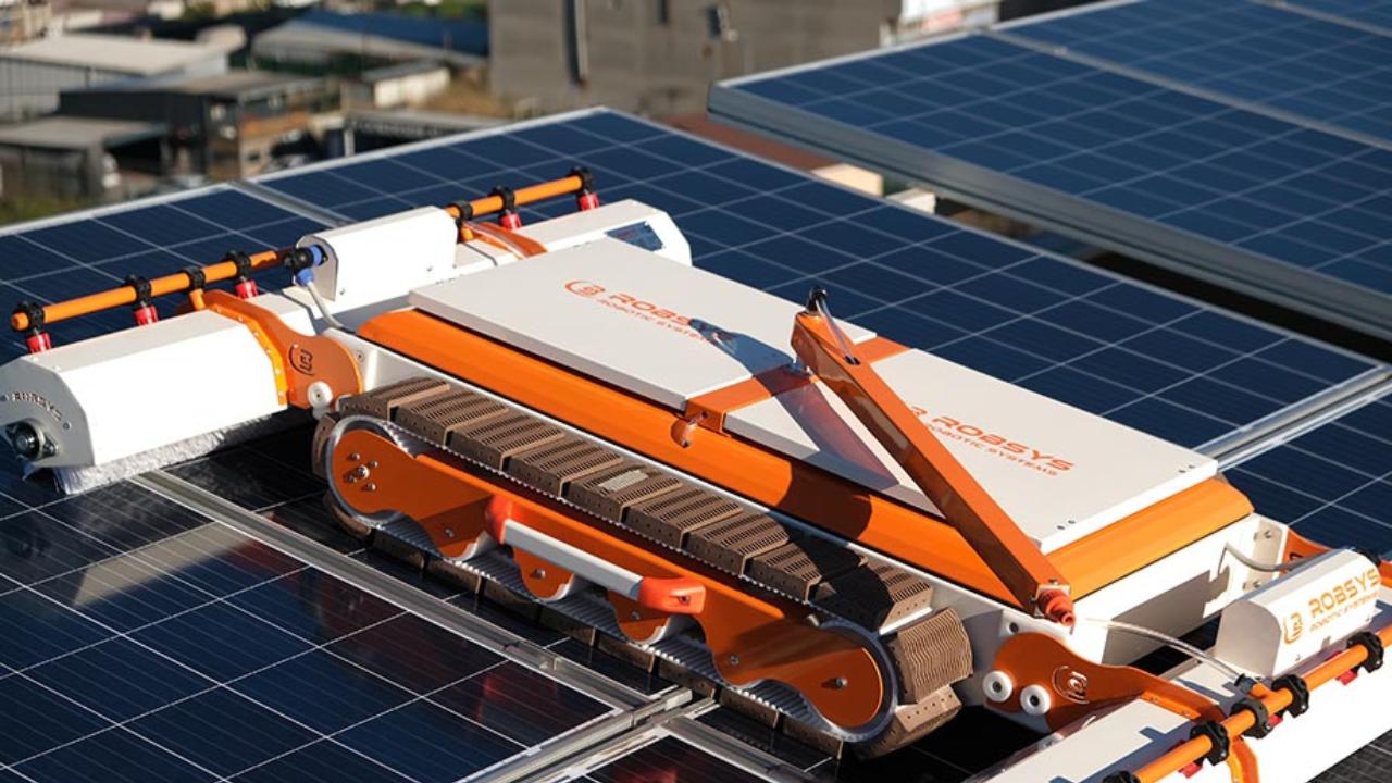 Robsys Roboter Nahaufnahme – Bürsten und Wasserdüsen